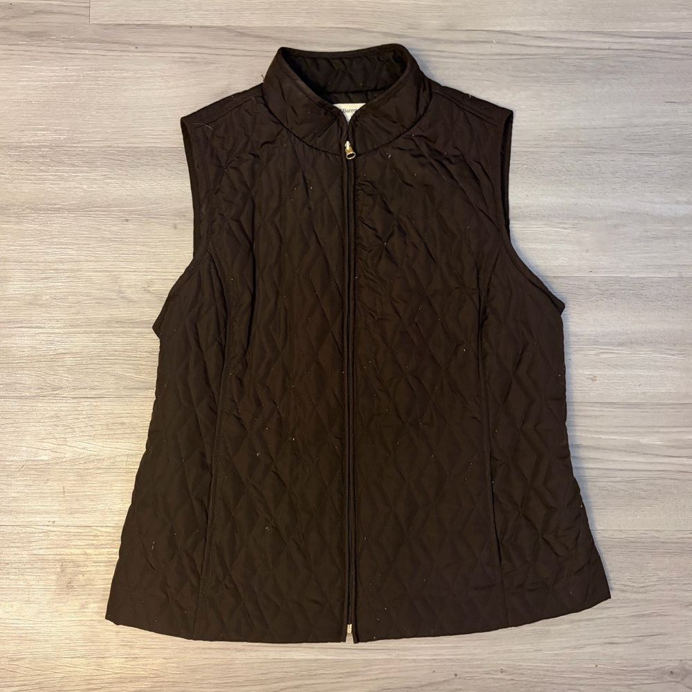 Croft & Barrow Quilted Sleeveless Vest in Brown with Cinching Detail Back